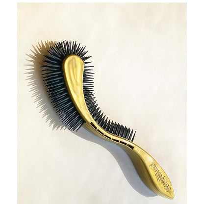 (Gold) Designed for Comfort,Created for Results. This innovative brush features multi-contour bristles that gently adapt to your cats body providing a stress-free brushing experience.