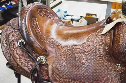 Skidmore’s Leather Cream: All-Natural, Non-Toxic Leather Conditioner, Made in USA Since 1984. Water Repellent Formula Restores Leather Couches, Car Seats, Boots, Shoes, Purses, Bags, Tack. 16 Oz